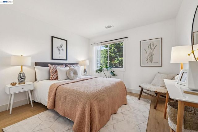5028 CRYSTAL RIDGE COURT, Oakland, CA 94605