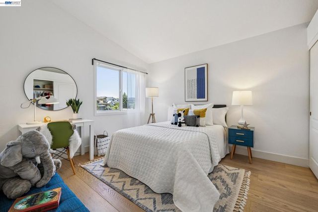 5028 CRYSTAL RIDGE COURT, Oakland, CA 94605