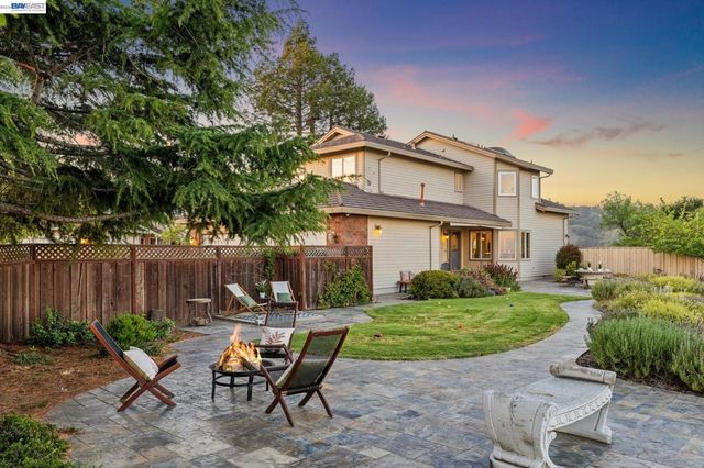 5028 CRYSTAL RIDGE COURT, Oakland, CA 94605