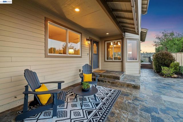 5028 CRYSTAL RIDGE COURT, Oakland, CA 94605