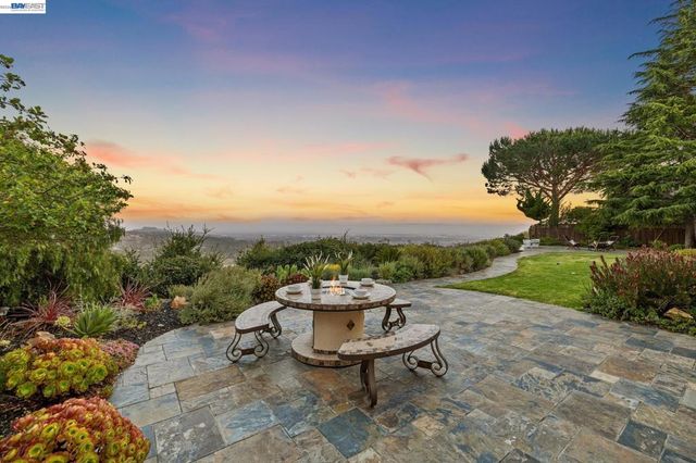 5028 CRYSTAL RIDGE COURT, Oakland, CA 94605