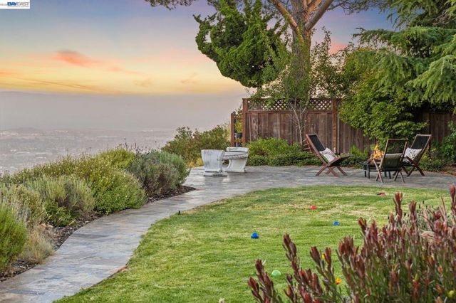 5028 CRYSTAL RIDGE COURT, Oakland, CA 94605