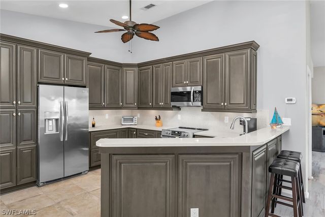 194 Newport DR 908, Naples, FL 34114