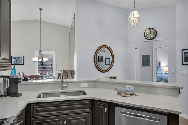 194 Newport DR 908, Naples, FL 34114