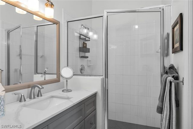 194 Newport DR 908, Naples, FL 34114