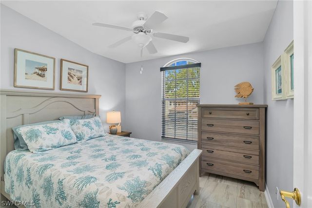 194 Newport DR 908, Naples, FL 34114