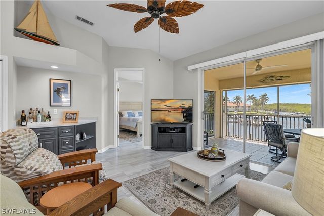 194 Newport DR 908, Naples, FL 34114
