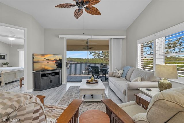 194 Newport DR 908, Naples, FL 34114