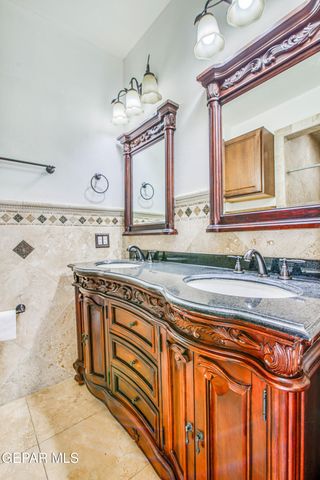 1701 Elm Street, El Paso, TX 79930