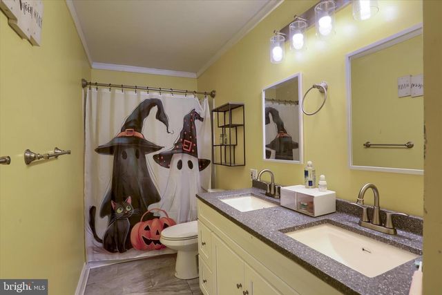 5453 DEVONSHIRE RD, Harrisburg, PA 17112