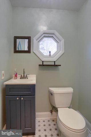 5453 DEVONSHIRE RD, Harrisburg, PA 17112