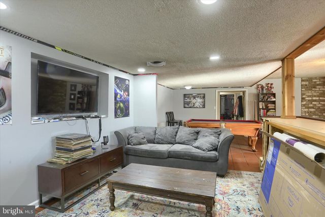 5453 DEVONSHIRE RD, Harrisburg, PA 17112