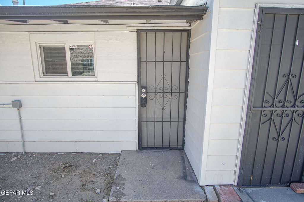 2111 Portland Avenue 2, El Paso, TX 79930