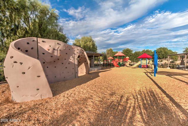 957 E ROJO Way, Gilbert, AZ 85297
