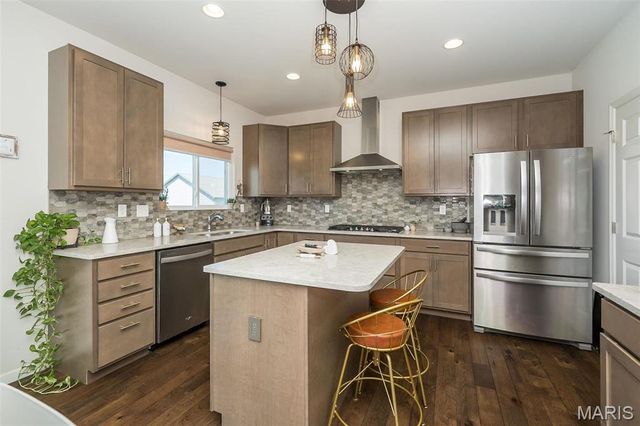 237 Mason Glen Drive, Lake St Louis, MO 63367