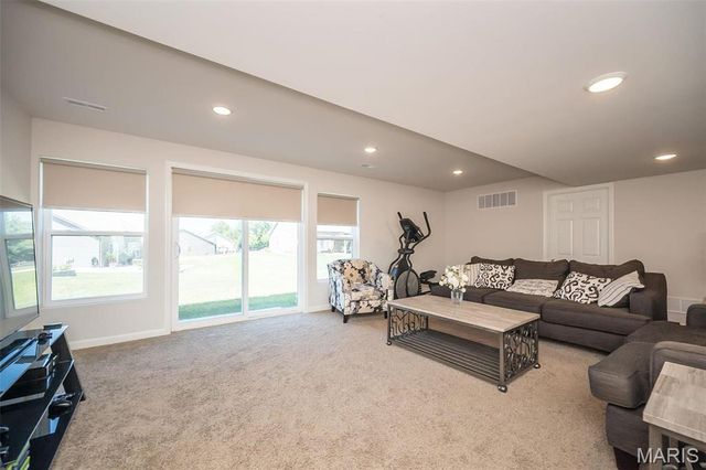 237 Mason Glen Drive, Lake St Louis, MO 63367