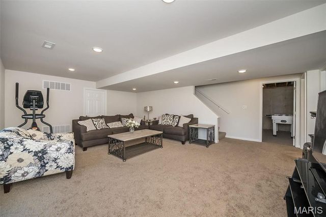 237 Mason Glen Drive, Lake St Louis, MO 63367