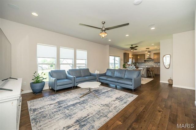 237 Mason Glen Drive, Lake St Louis, MO 63367