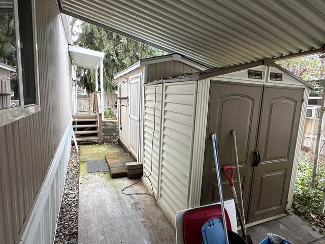 3700 Bellinger Lane SPC 49, Medford, OR 97501