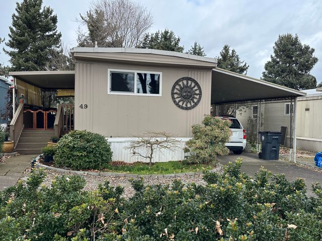 3700 Bellinger Lane SPC 49, Medford, OR 97501