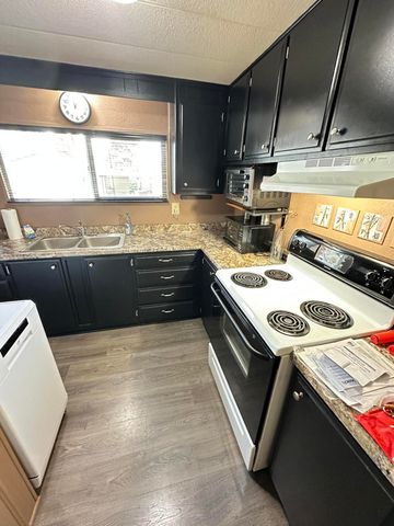 3700 Bellinger Lane SPC 49, Medford, OR 97501