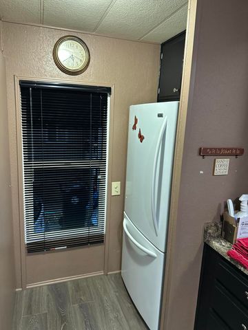 3700 Bellinger Lane SPC 49, Medford, OR 97501