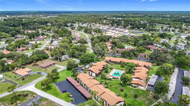 548 FAIRWAYS DRIVE B, Ocala, FL 34472