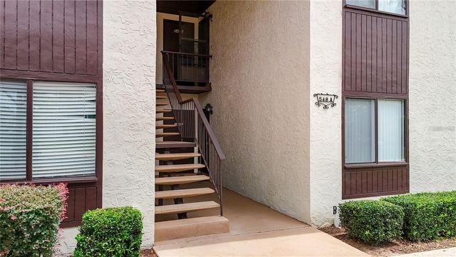 548 FAIRWAYS DRIVE B, Ocala, FL 34472