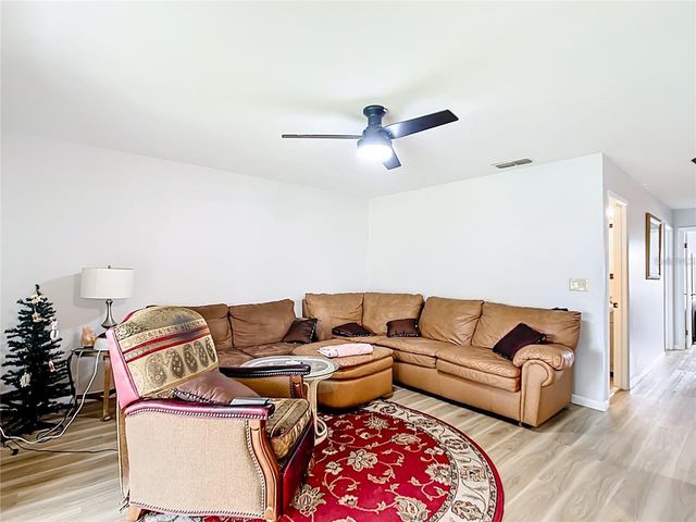 548 FAIRWAYS DRIVE B, Ocala, FL 34472