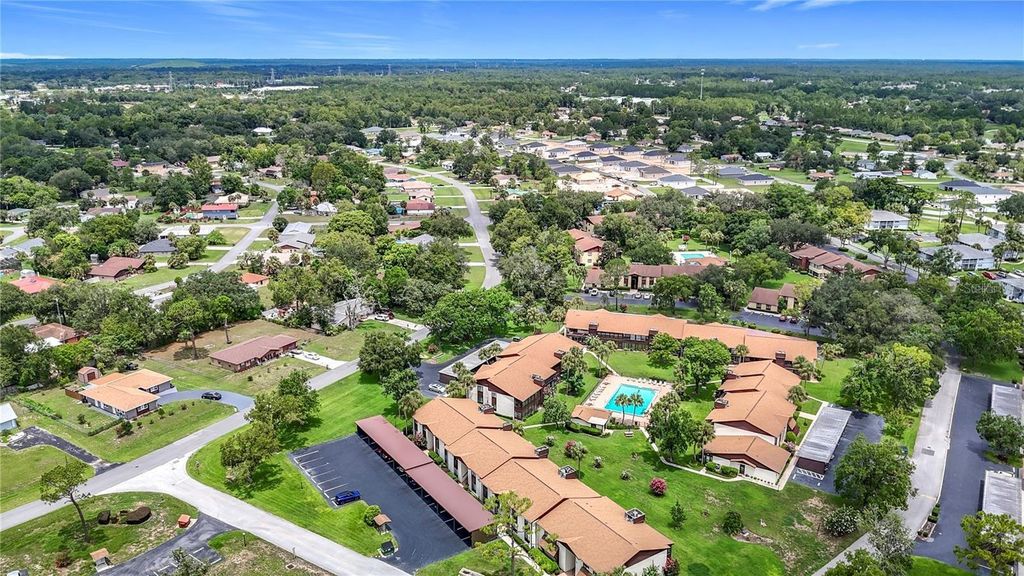 548 FAIRWAYS DRIVE B, Ocala, FL 34472