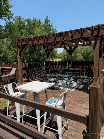 4714 Chickasaw Trail, Sulphur, OK 73086