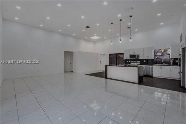 601 Leslie Dr 601, Hallandale Beach, FL 33009