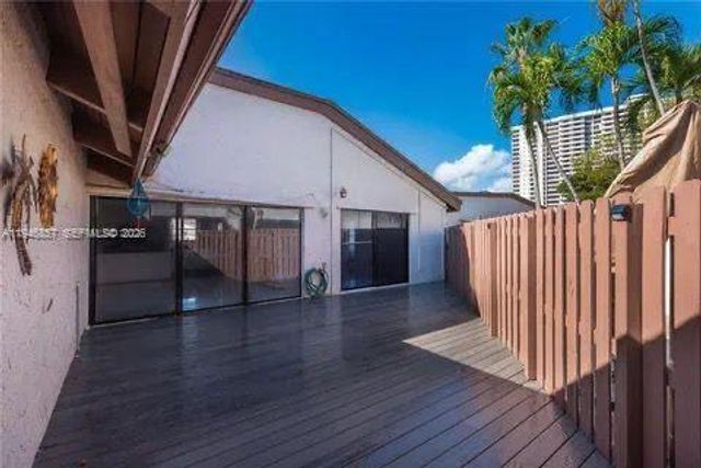 601 Leslie Dr 601, Hallandale Beach, FL 33009