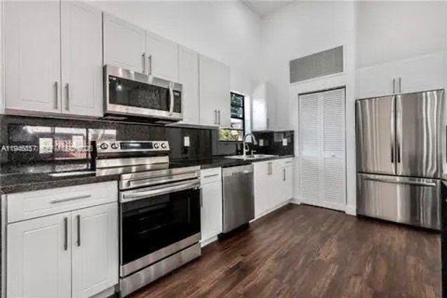 601 Leslie Dr 601, Hallandale Beach, FL 33009