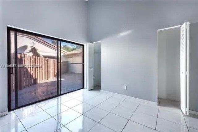 601 Leslie Dr 601, Hallandale Beach, FL 33009