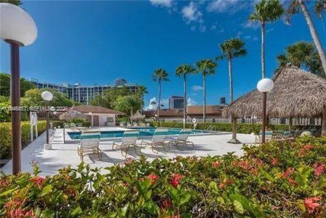 601 Leslie Dr 601, Hallandale Beach, FL 33009