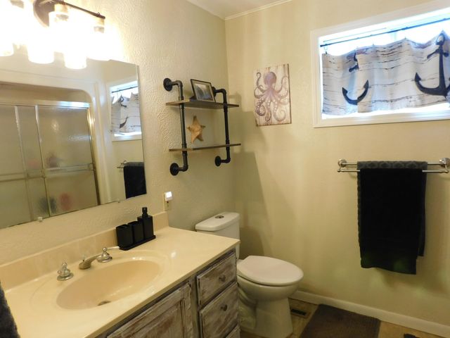 124 Peterson Drive, Cheshire Twp, MI 49055