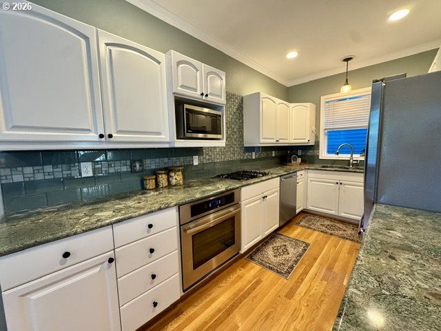 3530 S CORBETT Ave, Portland, OR 97239