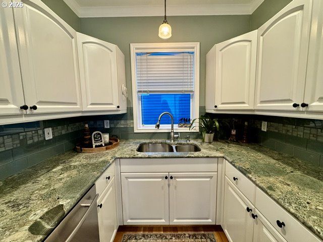 3530 S CORBETT Ave, Portland, OR 97239