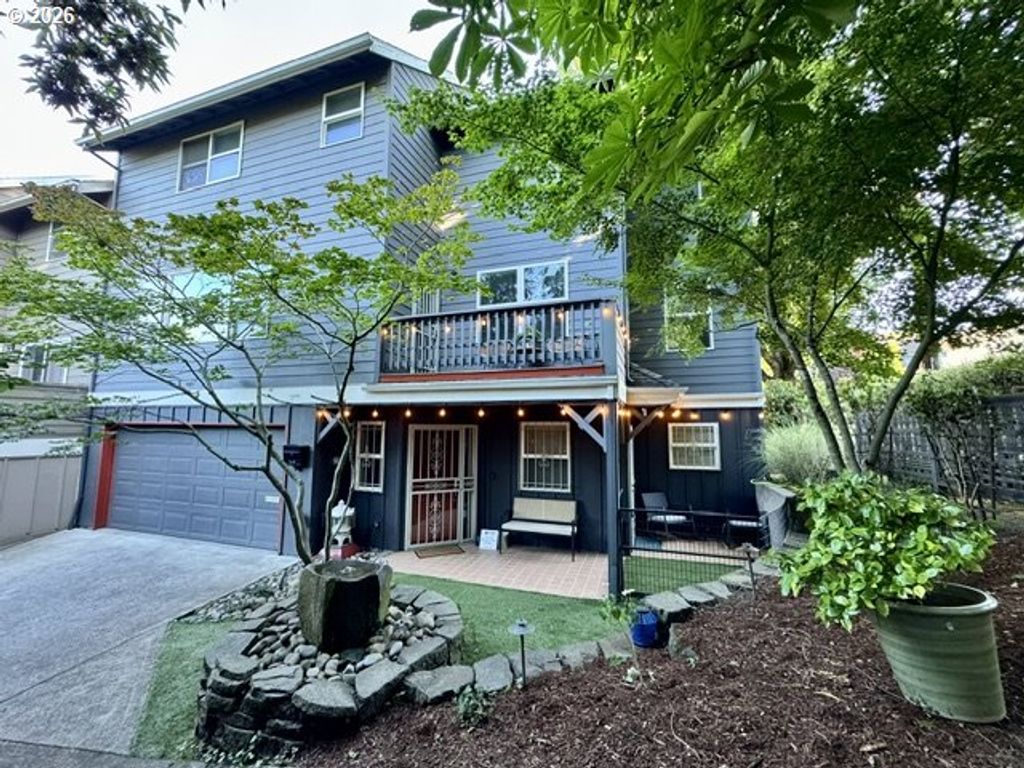 3530 S CORBETT Ave, Portland, OR 97239