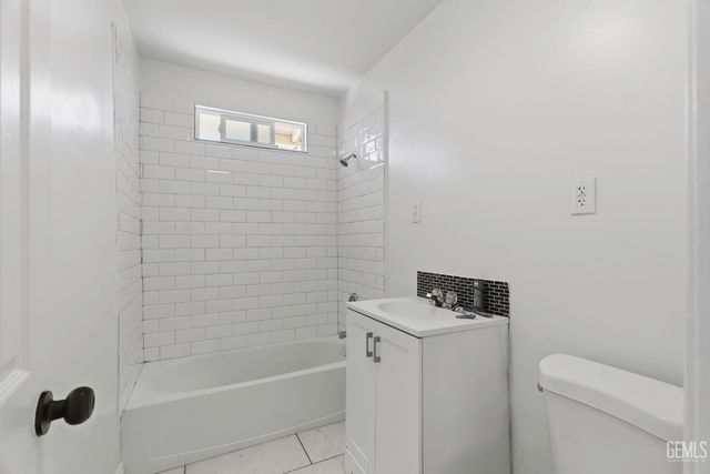 1021 S Brown Street, Bakersfield, CA 93307