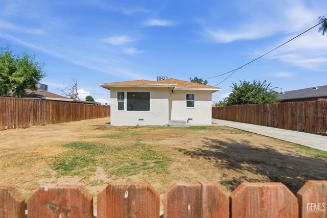 1021 S Brown Street, Bakersfield, CA 93307