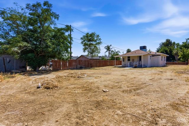 1021 S Brown Street, Bakersfield, CA 93307