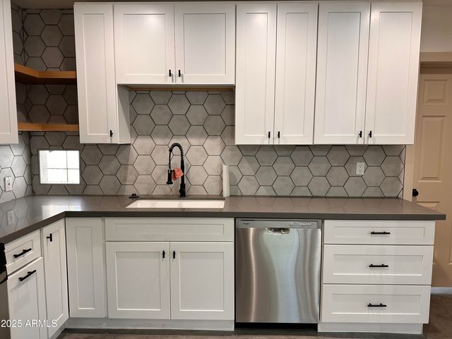 4020 N 33RD Street, Phoenix, AZ 85018