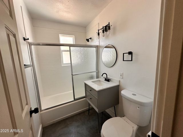 4020 N 33RD Street, Phoenix, AZ 85018