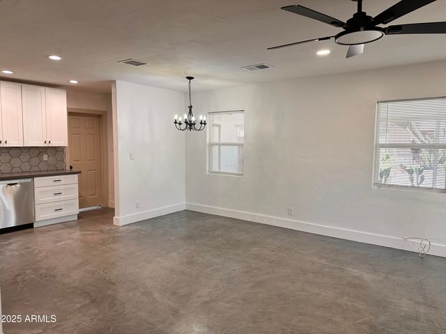 4020 N 33RD Street, Phoenix, AZ 85018