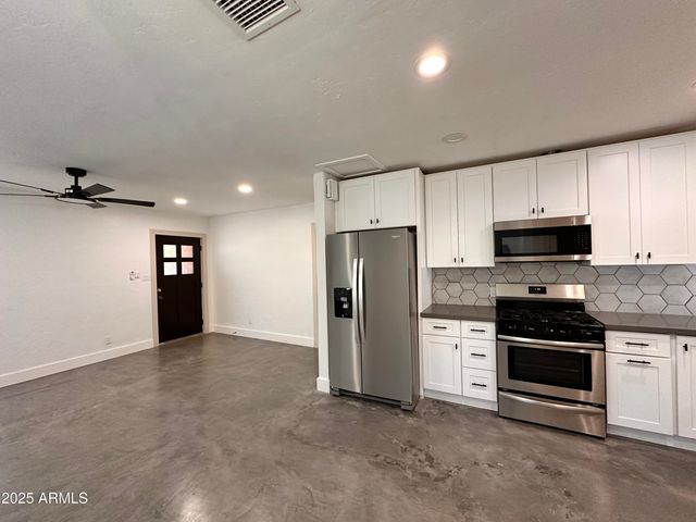 4020 N 33RD Street, Phoenix, AZ 85018