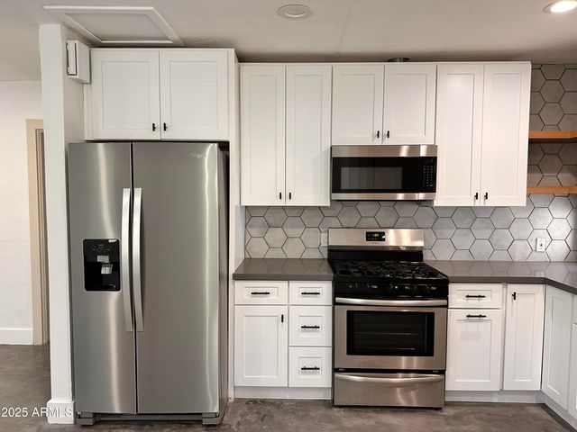 4020 N 33RD Street, Phoenix, AZ 85018