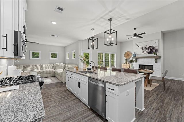 202 Jefferson Avenue, Canton, GA 30114