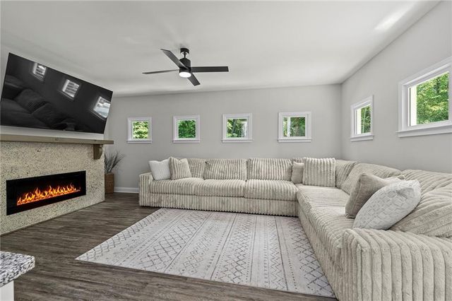 202 Jefferson Avenue, Canton, GA 30114